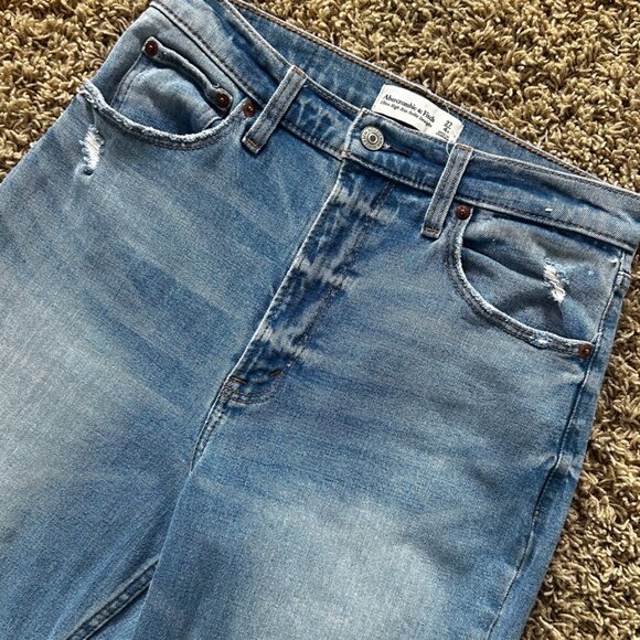 ABERCROMBIE FITCH Ultra High Rise Ankle Straight Jeans in Women's Size 27 - Picture 2 of 5